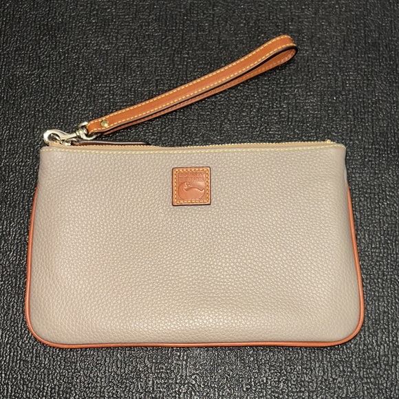 Dooney & Bourke Pebble Grain Wristlet Large Slim Brown Leather